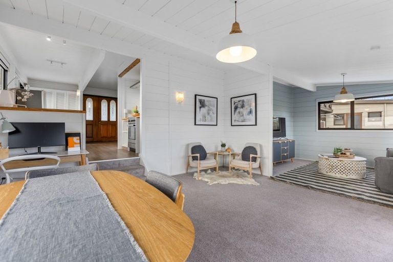 Photo of property in 71 Heta Road, Highlands Park, New Plymouth, 4312