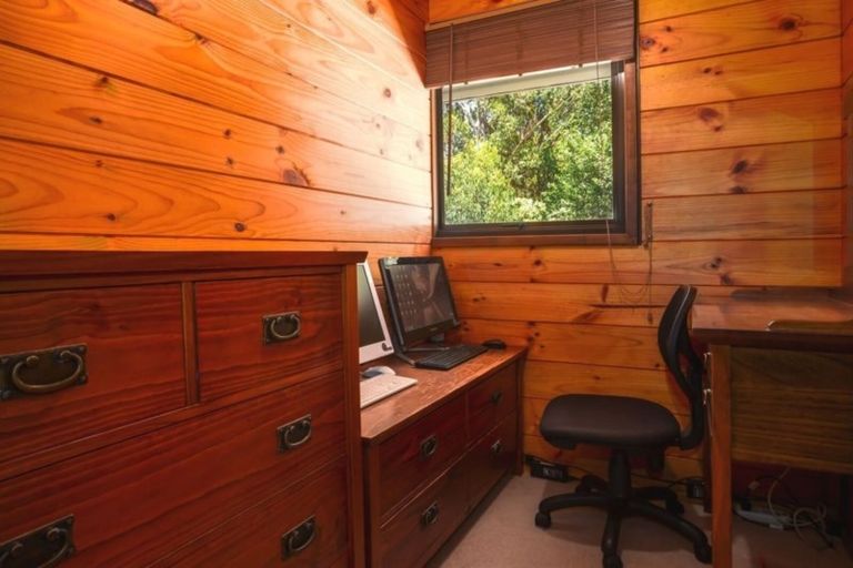 Photo of property in 12 Picketboat Lane, Whitby, Porirua, 5024