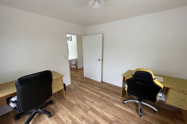 Photo of property in 211 Chelsea View Drive, Chatswood, Auckland, 0626