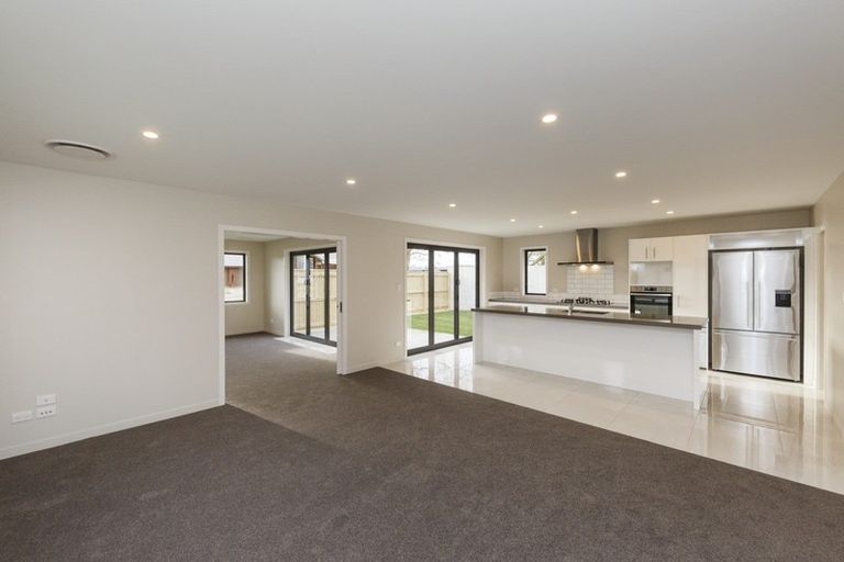 Photo of property in 13 Grand Oaks Drive, Awapuni, Palmerston North, 4412