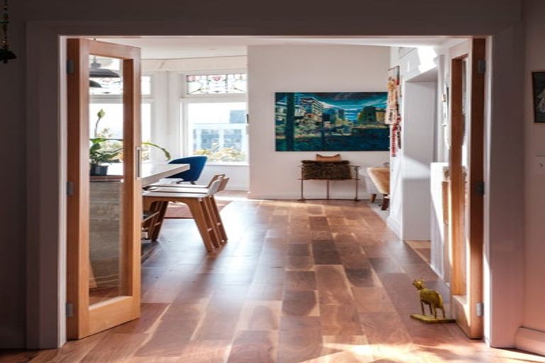 Photo of property in 32 Talavera Terrace, Kelburn, Wellington, 6012