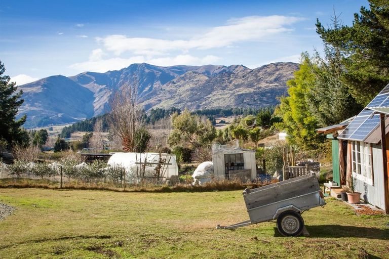 Photo of property in 122 Mclennan Road, Hawea Flat, Wanaka, 9382