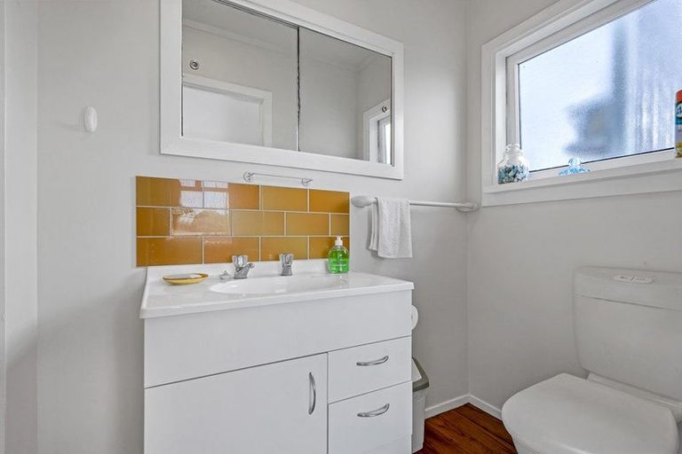 Photo of property in 3 Hamilton Drive, Waiuku, 2123