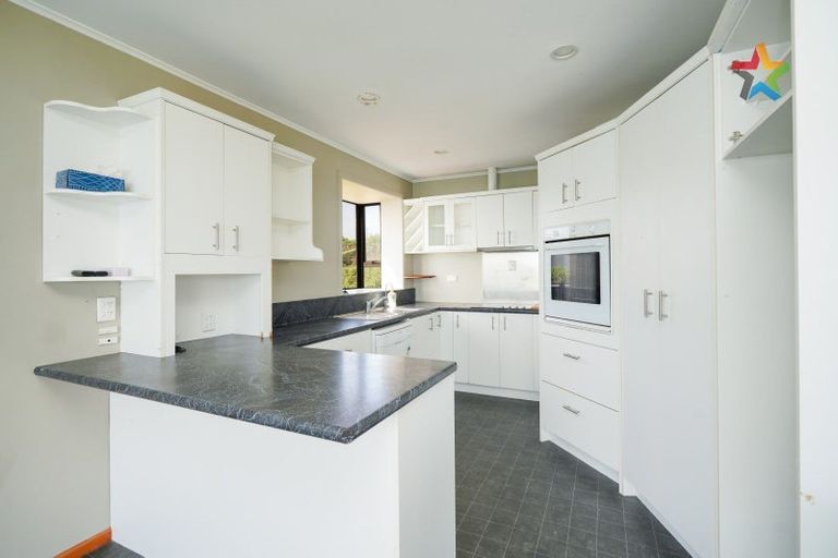 Photo of property in 14 Marine Parade, Bluff, 9814