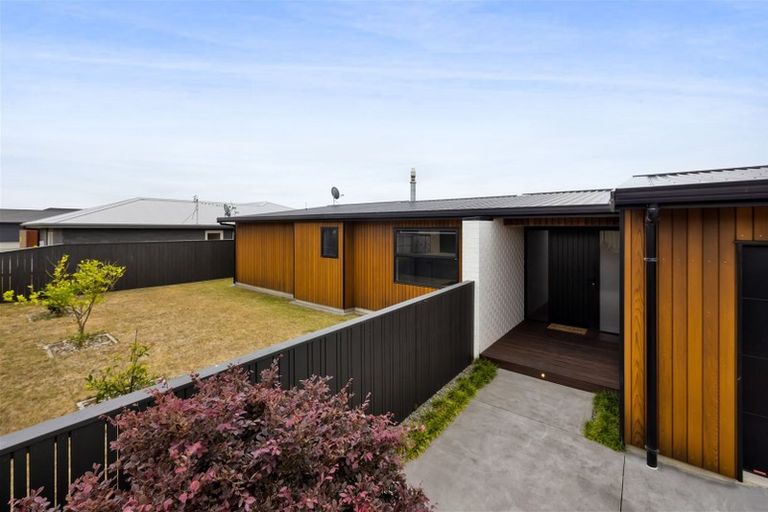 Photo of property in 2 Roy Johns Way, Bell Block, New Plymouth, 4312