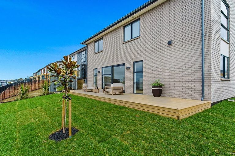 Photo of property in 1 Barrel Crescent, Swanson, Auckland, 0614