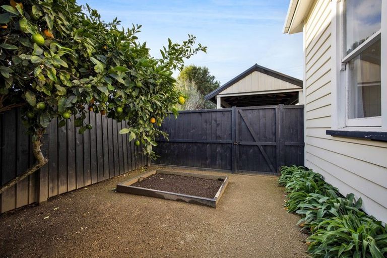 Photo of property in 120 Manawapou Road, Hawera, 4610