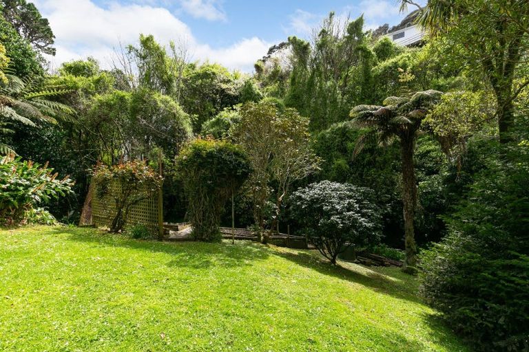 Photo of property in 11a Kamla Way, Khandallah, Wellington, 6035