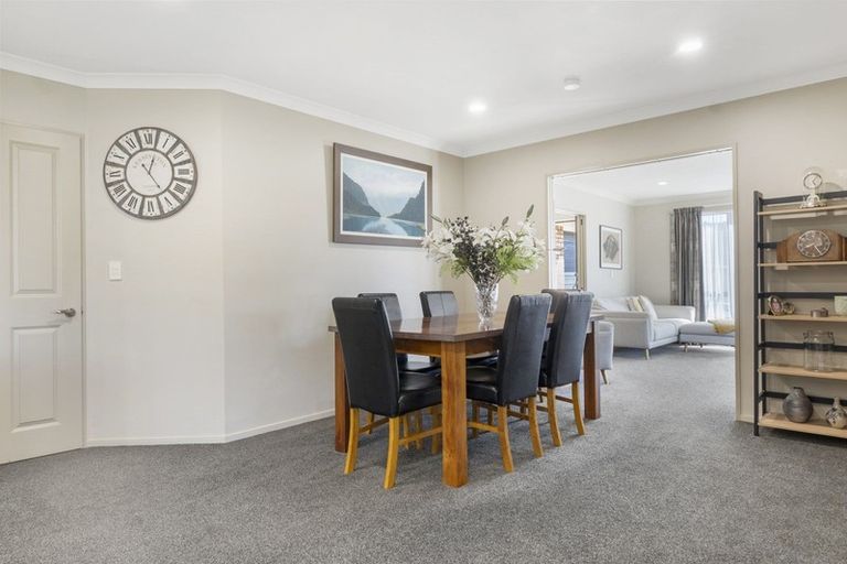 Photo of property in 17 Weka Place, Picton, 7220