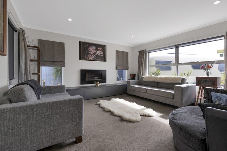 Photo of property in 9 Wattle Lane, Rangiora, 7400