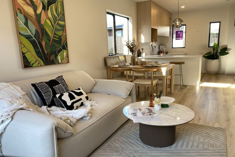 Photo of property in 15 Paetai Lane, Te Atatu Peninsula, 0610