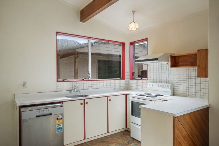 Photo of property in 84 Pasadena Crescent, Totara Park, Upper Hutt, 5018