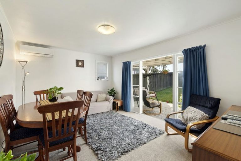Photo of property in 1/160 Forrest Hill Road, Forrest Hill, Auckland, 0620