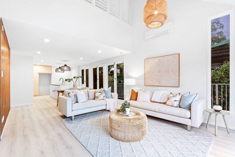 Photo of property in 1/68 Braemar Road, Castor Bay, Auckland, 0620