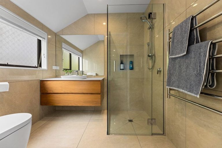 Photo of property in 72 Merivale Lane, Merivale, Christchurch, 8014