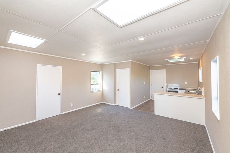 Photo of property in 68 Carlton Avenue, College Estate, Whanganui, 4500