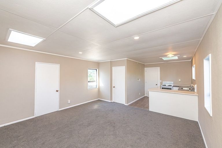 Photo of property in 68 Carlton Avenue, College Estate, Whanganui, 4500
