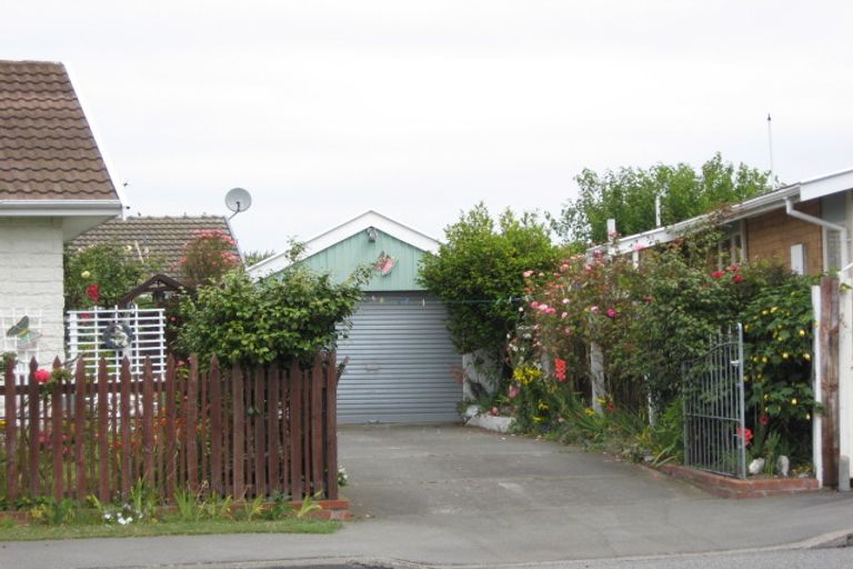 Photo of property in 3 Cowper Place, Avondale, Christchurch, 8061