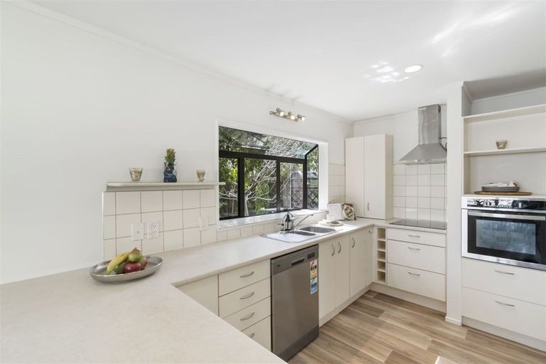 Photo of property in 98 Caribbean Drive, Unsworth Heights, Auckland, 0632