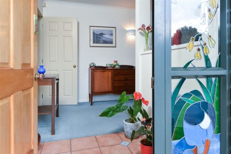 Photo of property in 2 Rosella Grove, Waimauku, 0812