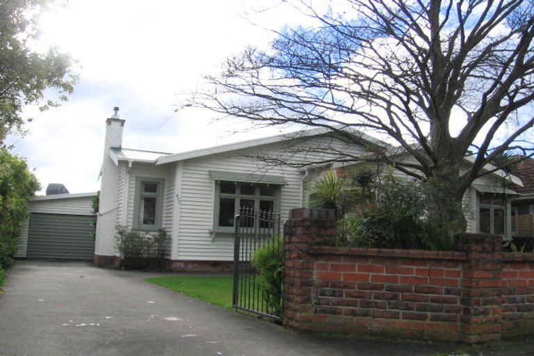 Photo of property in 473 Featherston Street, Palmerston North, 4414