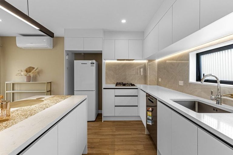 Photo of property in 126 Kervil Avenue, Te Atatu Peninsula, Auckland, 0610