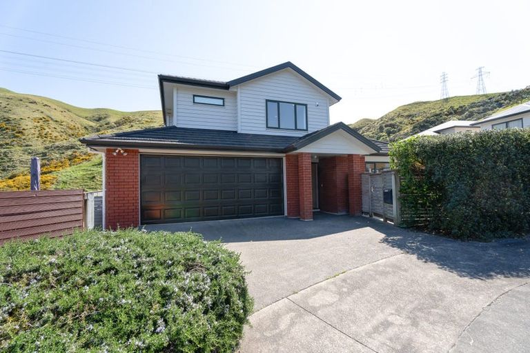 Photo of property in 17 Cheetwood Street, Churton Park, Wellington, 6037