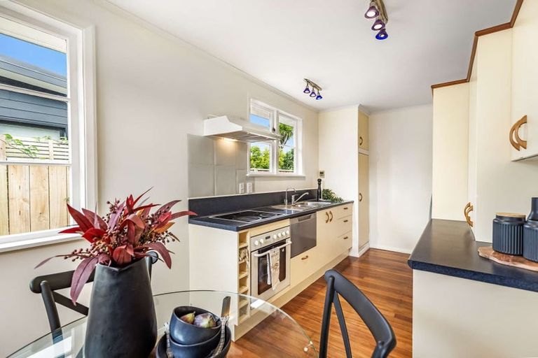 Photo of property in 1d Hendon Place, West End, Palmerston North, 4412