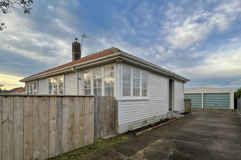 Photo of property in 3 Mersey Terrace, Roslyn, Palmerston North, 4414