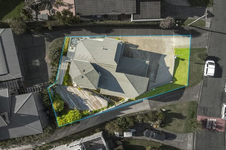 Photo of property in 7b Peter Terrace, Castor Bay, Auckland, 0620