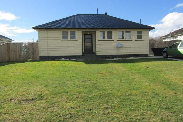 Photo of property in 14 Conlon Street, Reefton, 7830