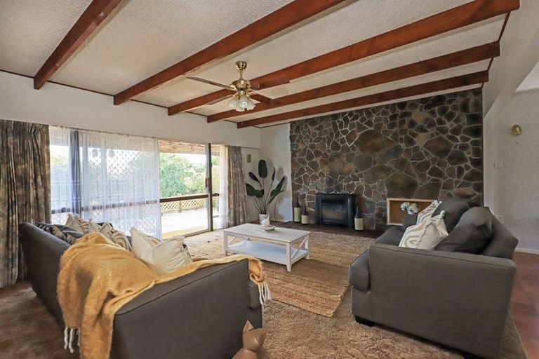 Photo of property in 15 Kirkcaldy Place, Flaxmere, Hastings, 4120