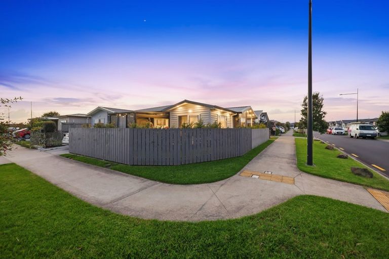 Photo of property in 2 Kutukutu Street, Takanini, 2112