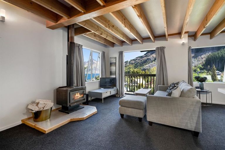 Photo of property in 18b Mackinnon Terrace, Sunshine Bay, Queenstown, 9300