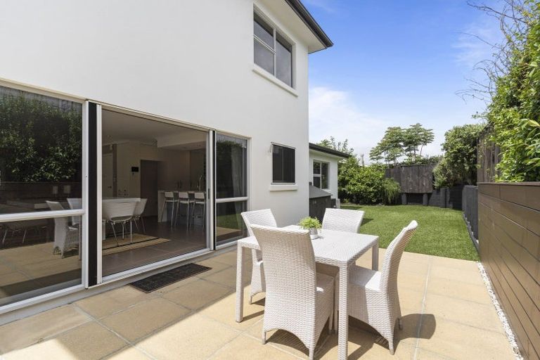 Photo of property in 14 Tranquility Rise, Mellons Bay, Auckland, 2014