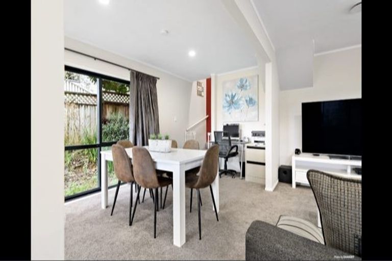 Photo of property in 18 The Glade North, Pukekohe, 2120