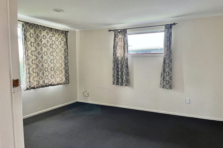 Photo of property in 38 Tudor Road, Henderson, Auckland, 0610