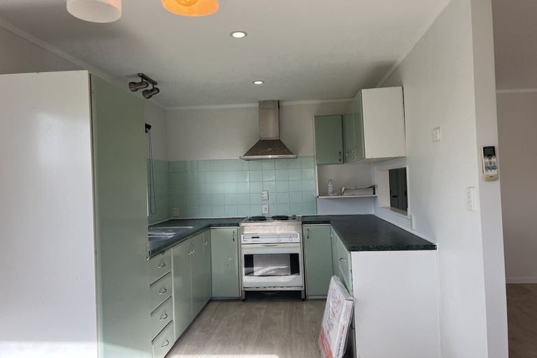 Photo of property in 41 Loughanure Place, Massey, Auckland, 0614