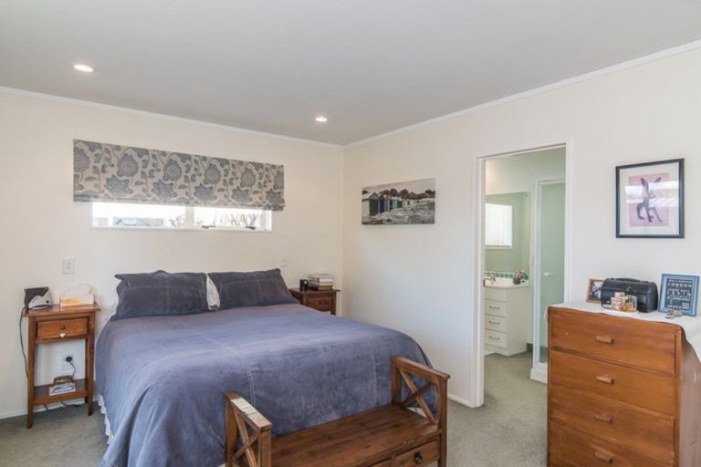 Photo of property in 19 Beach Haven Place, Paraparaumu Beach, Paraparaumu, 5032