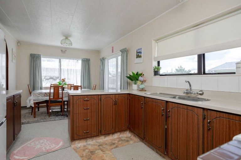 Photo of property in 44 Allardice Street, Dannevirke, 4930