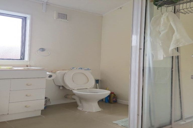 Photo of property in 2/11 Macleans Road, Bucklands Beach, Auckland, 2014