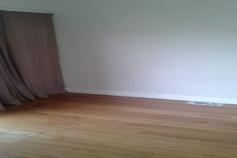 Photo of property in 2 Valley Road, Hikurangi, 0114