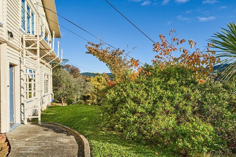 Photo of property in 22 Hinau Street, Tawa, Wellington, 5028