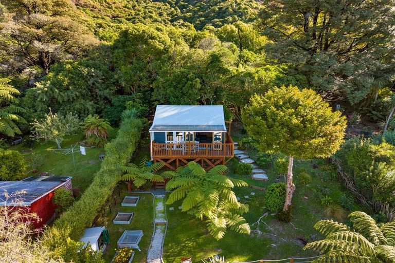 Photo of property in 83 Moenui Road, Havelock, Picton, 7281