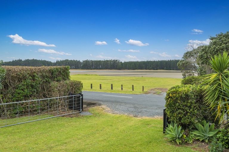Photo of property in 2177 Whananaki North Road, Whananaki, Hikurangi, 0181