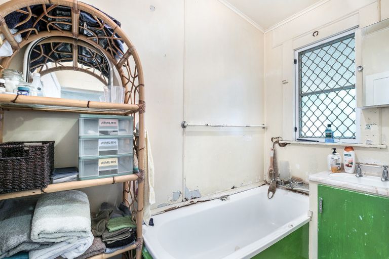 Photo of property in 2 Liverpool Street, Tuakau, 2121