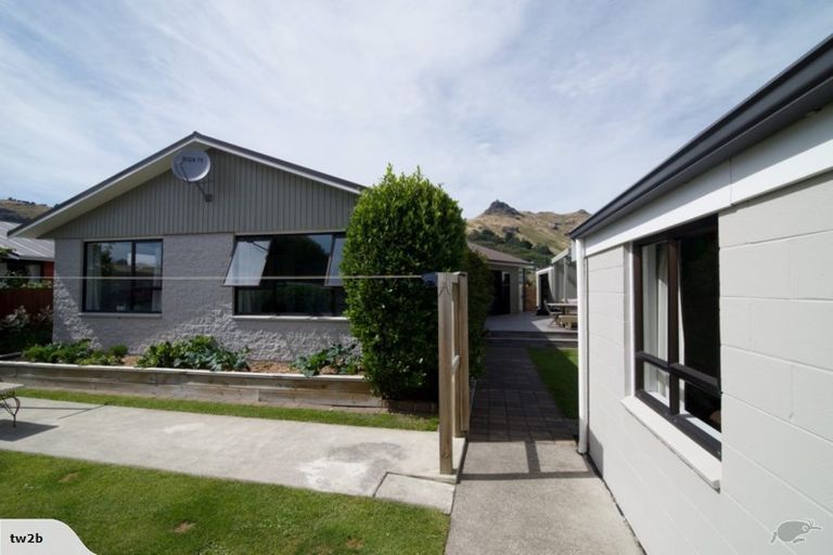 Photo of property in 30 Laing Crescent, Heathcote Valley, Christchurch, 8022