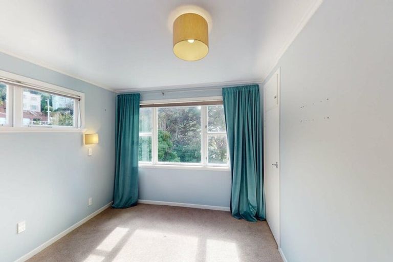 Photo of property in 120 Sutherland Road, Melrose, Wellington, 6023