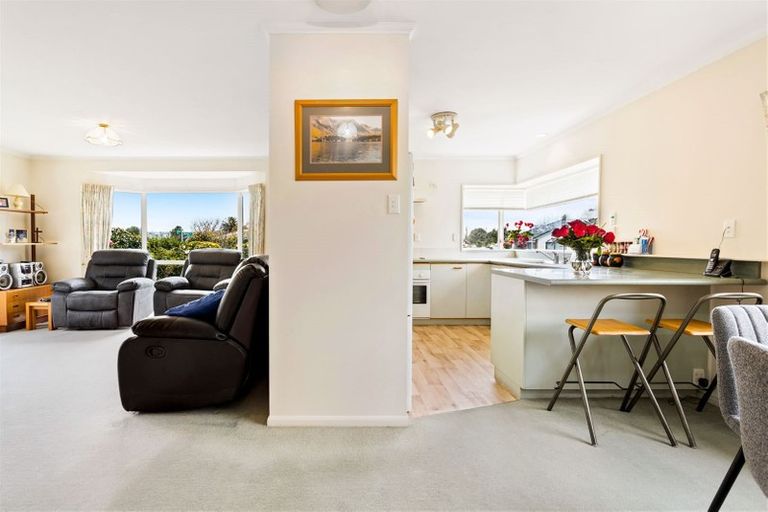 Photo of property in 18 Maurice Borich Place, Henderson, Auckland, 0610
