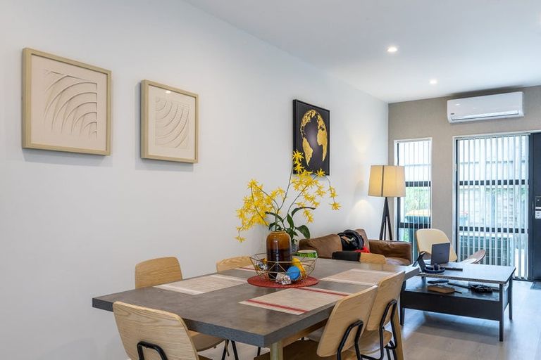 Photo of property in 10/66 Clayburn Road, Glen Eden, Auckland, 0602